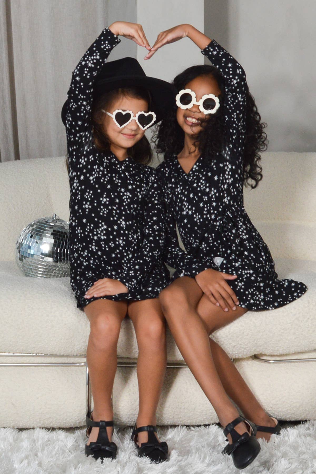 Loven x Mini Momo - Vente Lunettes de soleil – enfant - Lunettes de soleil pour enfants en forme de cœur - Lunettes colorées Mini Momo4