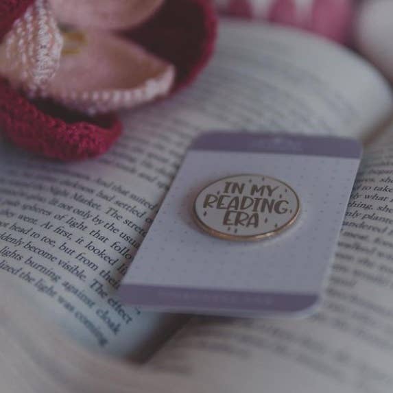 TitlePieces - Wholesale Lapel pin/button - In My Reading Era Enamel Pin7