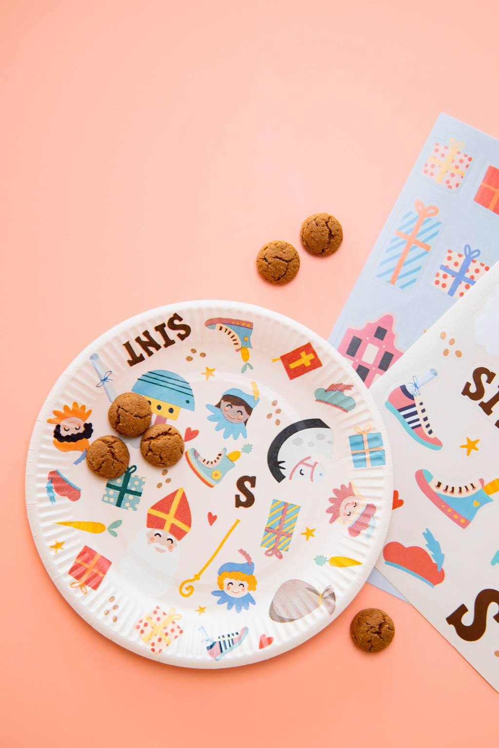 Folat BV - Wholesale Disposable Plate - Disposable Plates - Sint en Pieten  - 18 cm - 8 pieces3