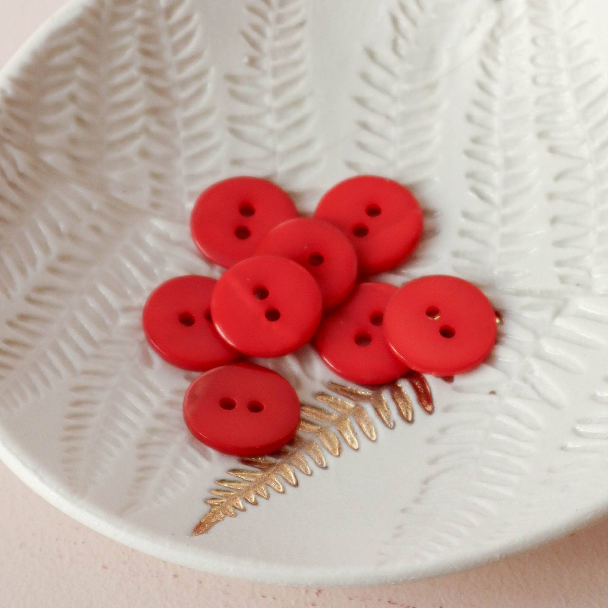 Lise Tailor - Wholesale Sewing Button/Snap - Flat mother-of-pearl buttons with 2 holes20
