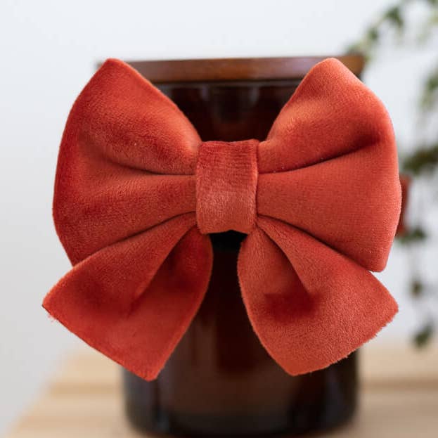 Cani Sailor Fiocco Velluto Ruggine per la vendita all'ingrosso da parte di Pip and Palms