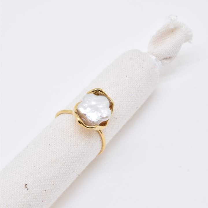 Rvs ring met parelmoer - BG310204 voor wholesale door Kapyco