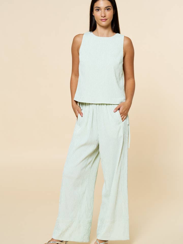 Ensemble haut sans manches à rayures et pantalon pour la vente par Lalavon