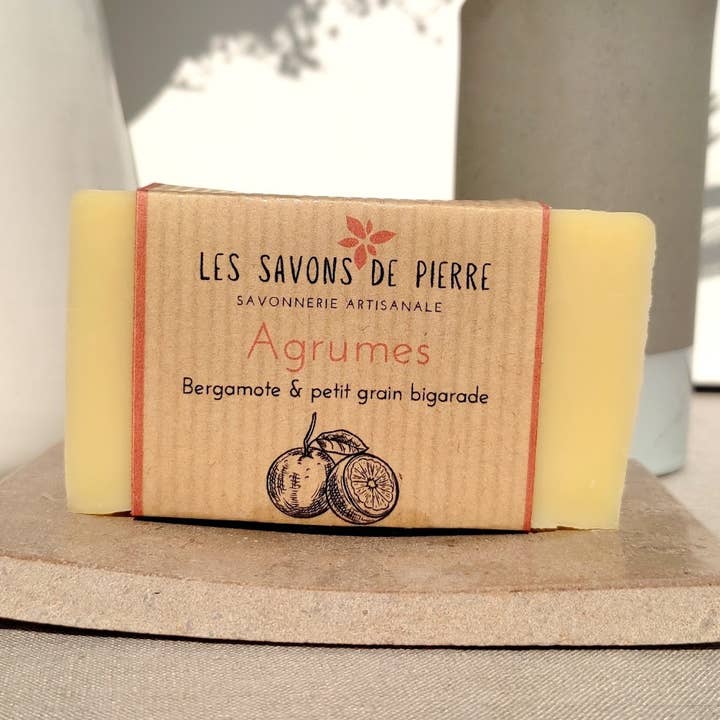 Hard soap 100g Citrus for wholesale by Les Savons de Pierre