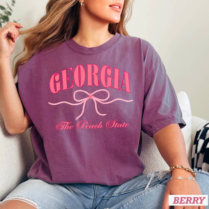 Shoppe SHC – Großhandel T-Shirt (Grafikdruck) – Damen – Coquette Tee | Georgia Tee | Grafik-T-Shirt für Damen17