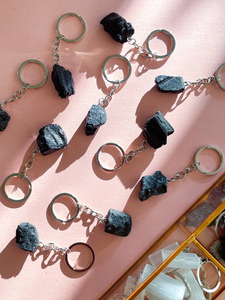 Schwarzer Turmalin Kristall Keychain für den Großhandel von Sol & Luna