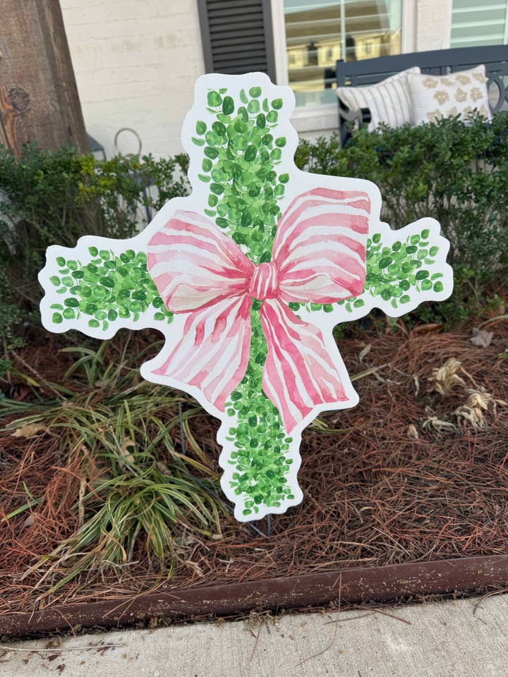 Croix en bois encadrée pour la vente par Lovely Reese