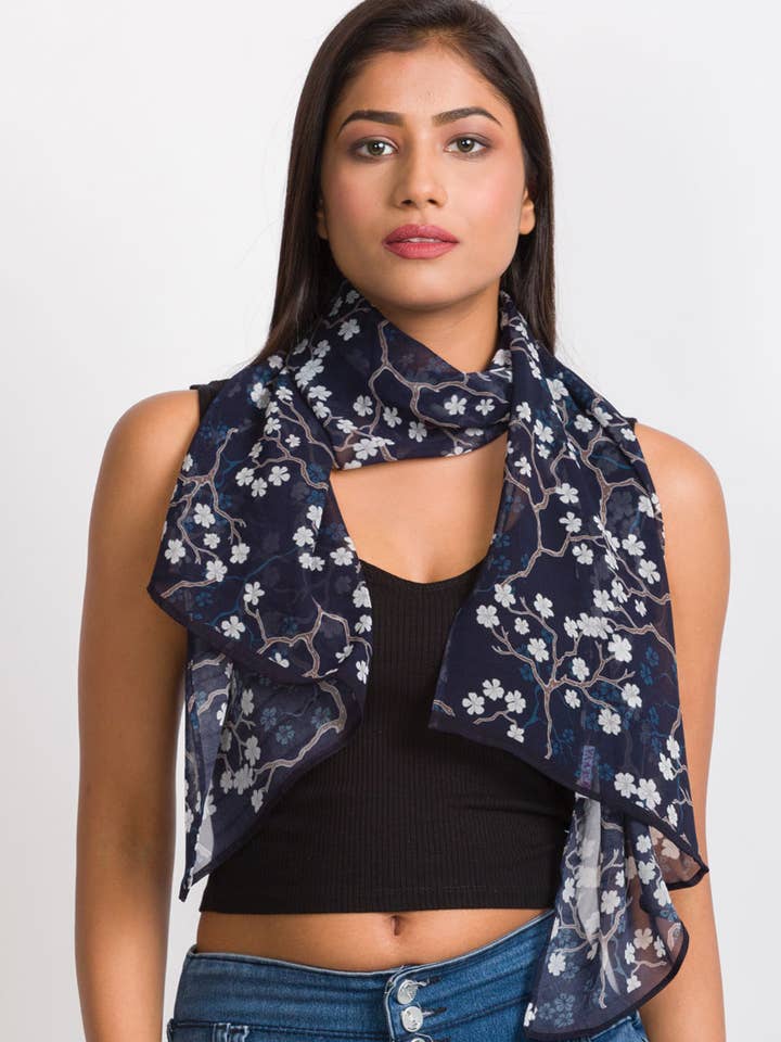 Sciarpe Sahila in Cupro - In Vendita per la vendita all'ingrosso da parte di Sevya Handmade