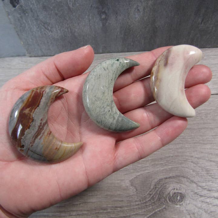 Keystone Crystals - Wholesale Spiritual Stone/Crystal - Crescent Moon Crystal Carvings – Assorted Gemstones & Styles9