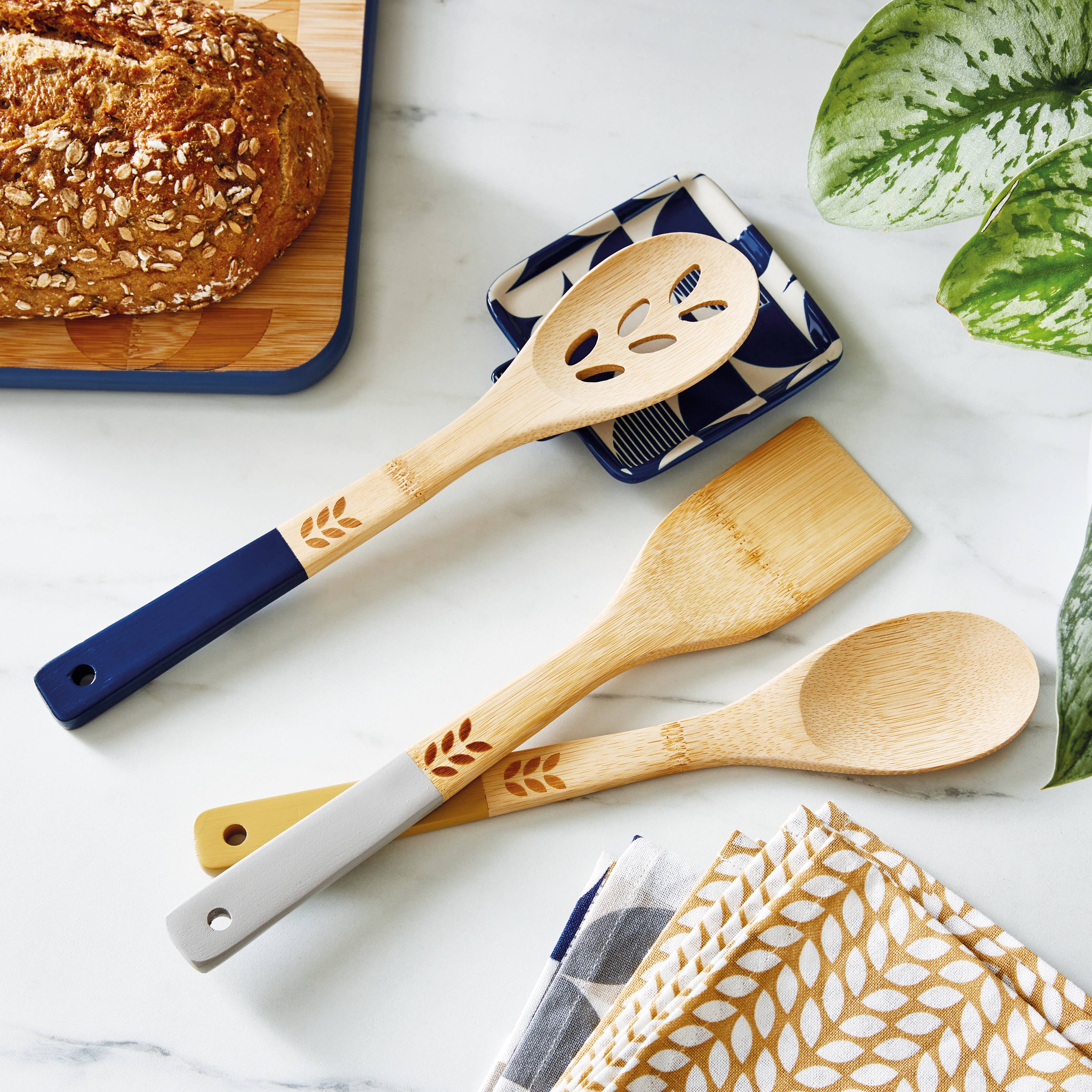 Natural Set of 3 Bamboo Utensils Bauhaus Geo for wholesale on Faire0