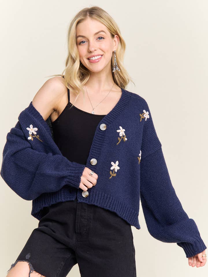 CESW4226-V HALS BLOMSTERBRODERI CARDIGAN for engroshandel hos ADORA LA