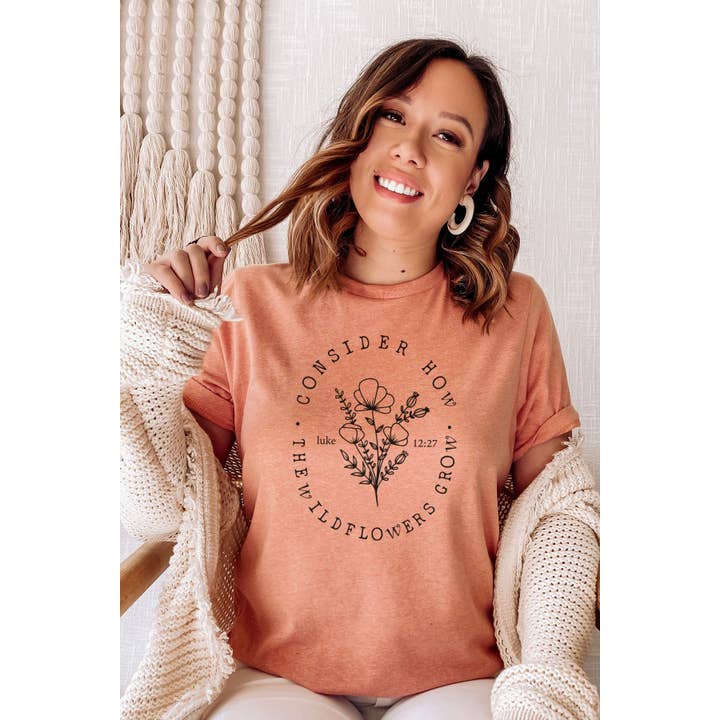 The Wildflowers Grow Graphic T-shirt voor wholesale door Bella Me