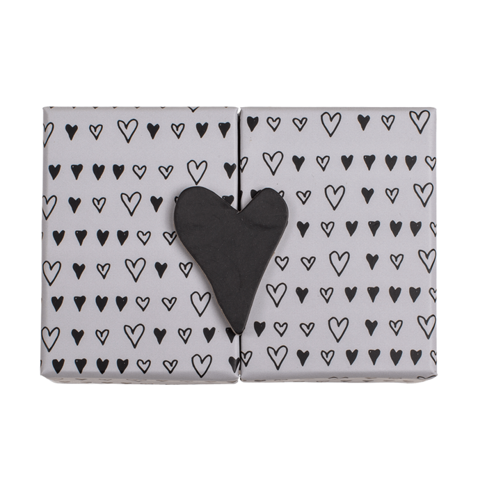 Out of the blue KG - Wholesale Gift Box - Black/white coloured surprise box, Heart,1