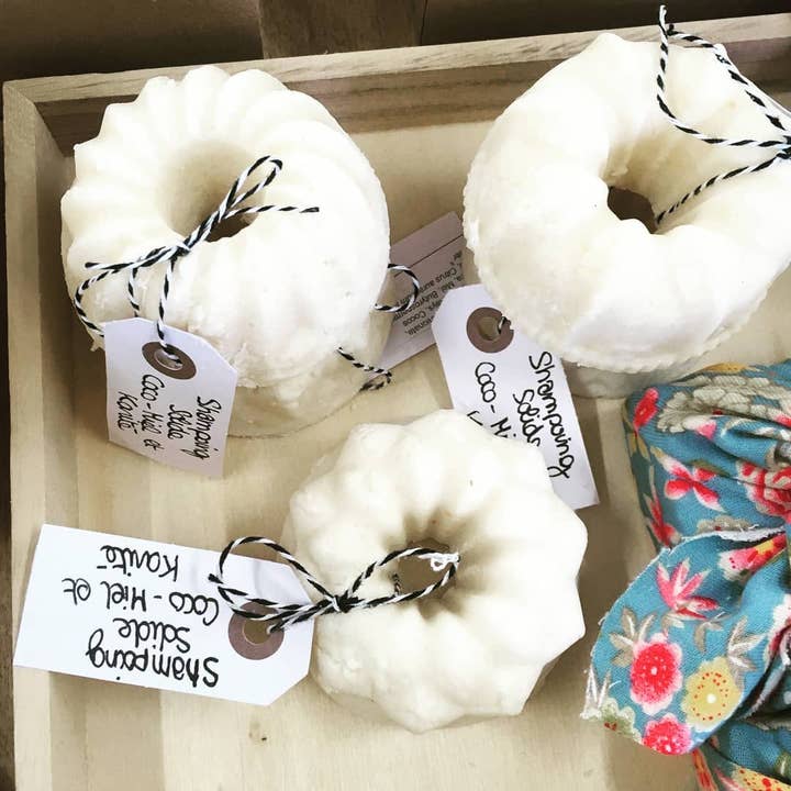 Zero Waste Solid Shampoo Honey and Beeswax for wholesale by LA FABRIQUE QUI PIQUE