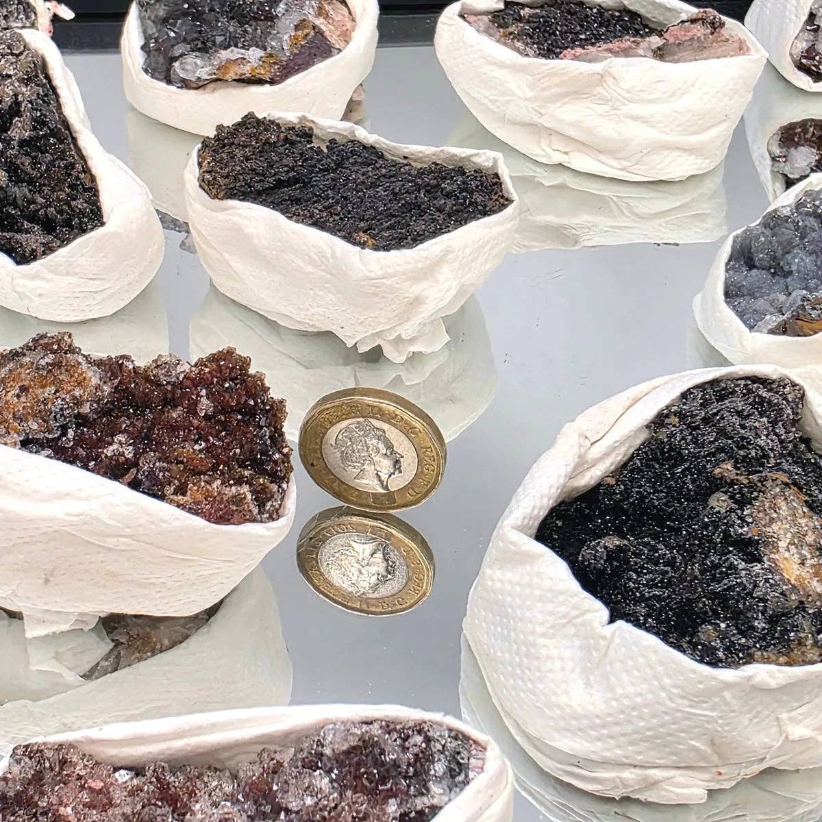 Distinction Crystals - Vente Pierre et cristal de spiritualité - Cristal de druse de quartz hématite à inclusion 50-100g1