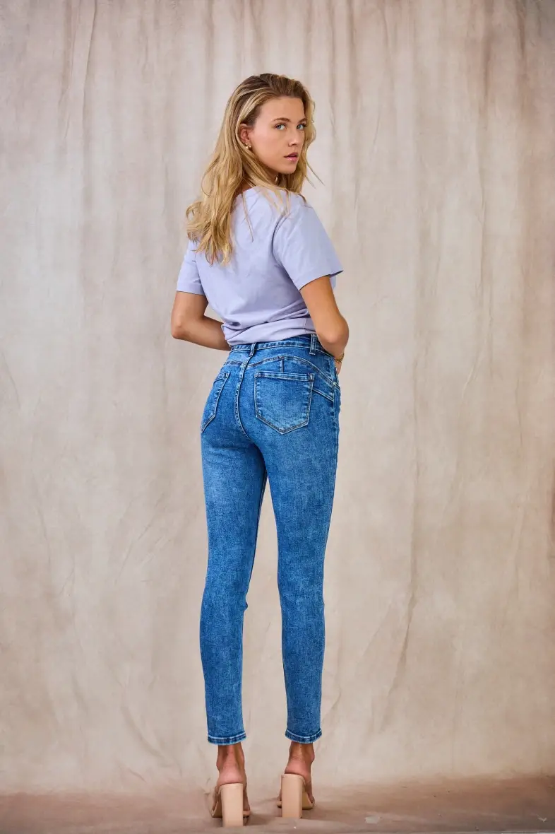 ANA & LUCY - Wholesale Jeans - Women's - Washed slim jeans (Push-up)6