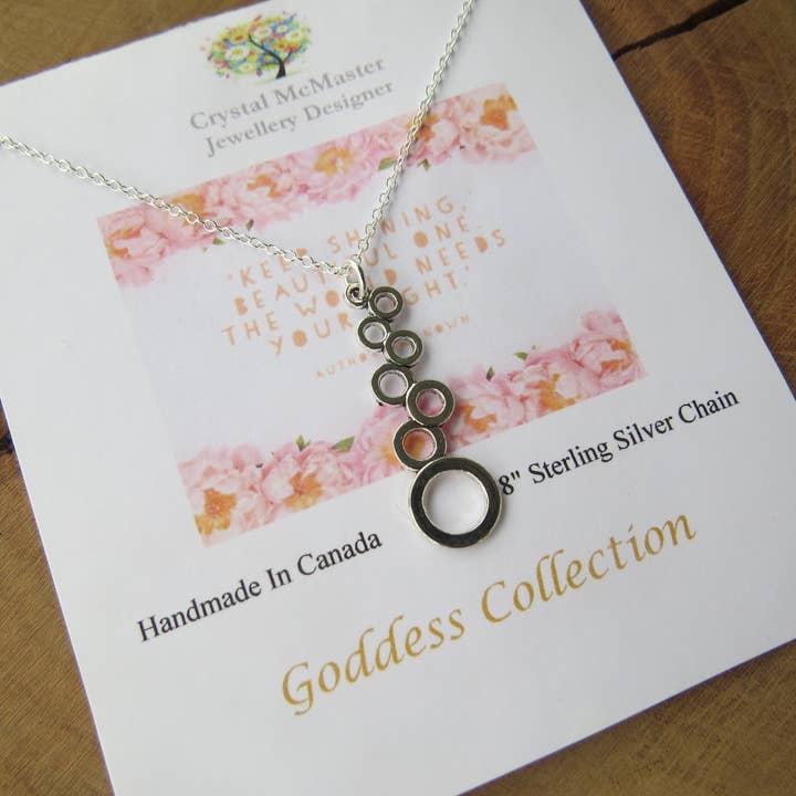 Collier Charm Cercles pour la vente par Crystal McMaster Jewellery Designer