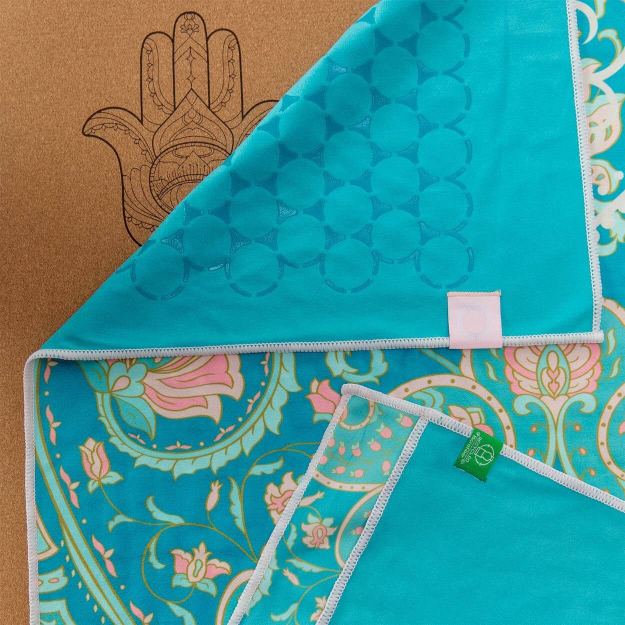 Divasya - Wholesale Yoga Towel - Yoga Towel Set | 1 Yoga Towel with Silicone Honeycomb Structure & 1 Face Towel | in 6 Colors30