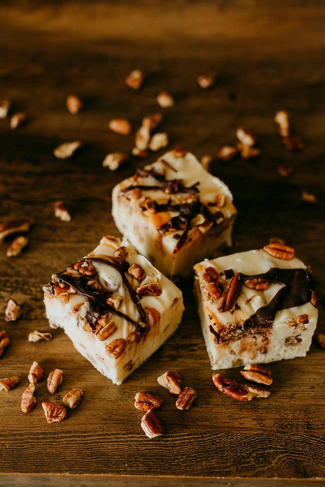 That Fudge Place - Wholesale Fudge - Turtle Cheesecake Fudge 8oz3