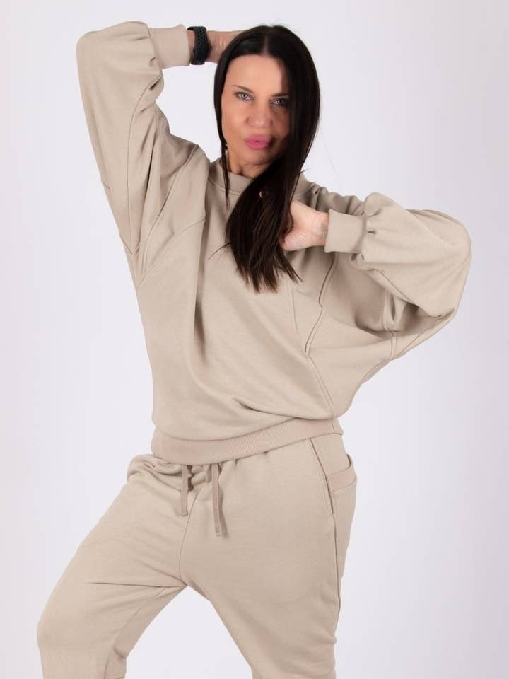 Wide Sweatshirt AMALIA for wholesale by EUG fashion