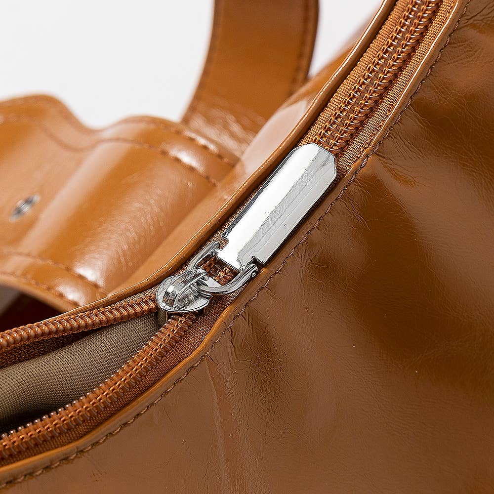 Collections by Fame Accessories - Vente Sac porté épaule – femme - Sac à bandoulière en cuir avec garniture cloutée7