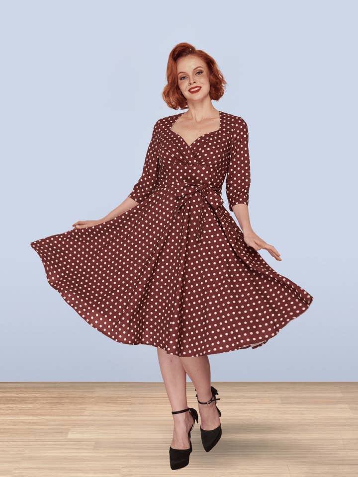Rita Brown Polka Flared Dress 3/4 for wholesale by Lindy Bop / Econotrom S.L.