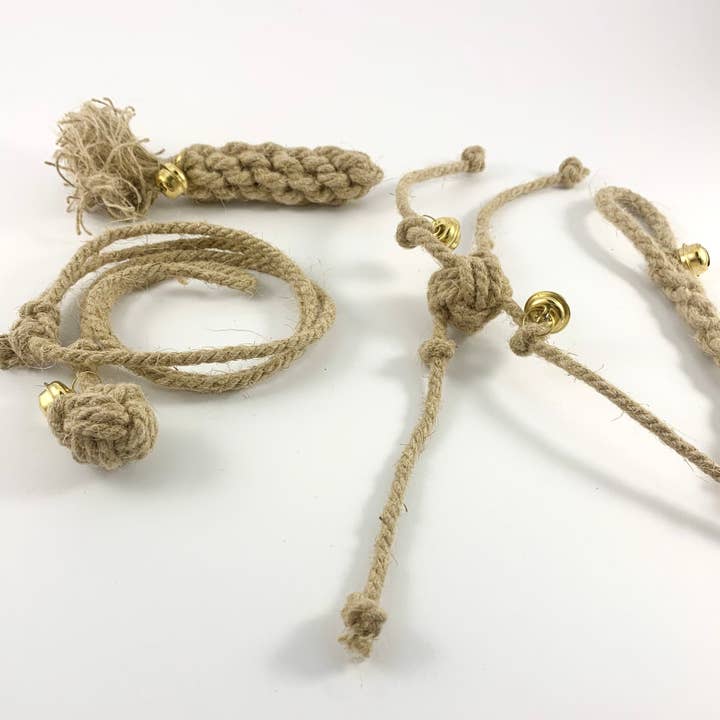 Pawsome Pet Toys – wholesale Leksaksset - Katt – Uppsättning 4 hampa katt leksaker med klocka