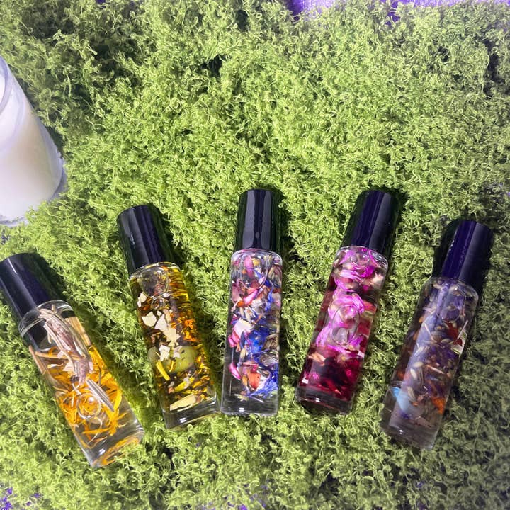 Mystic Showers – Óleo essencial roll-on por atacado – Roll-on de Óleo Essencial com Cristais e Ervas | Pronto para Rotular8