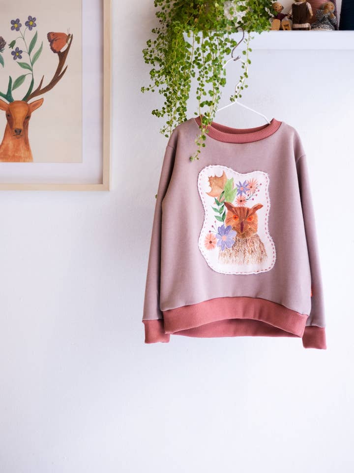 Sweatshirt 'Coruja Sonhadora' para Menina | rosa nevoento por atacado de aesthete-kidswear