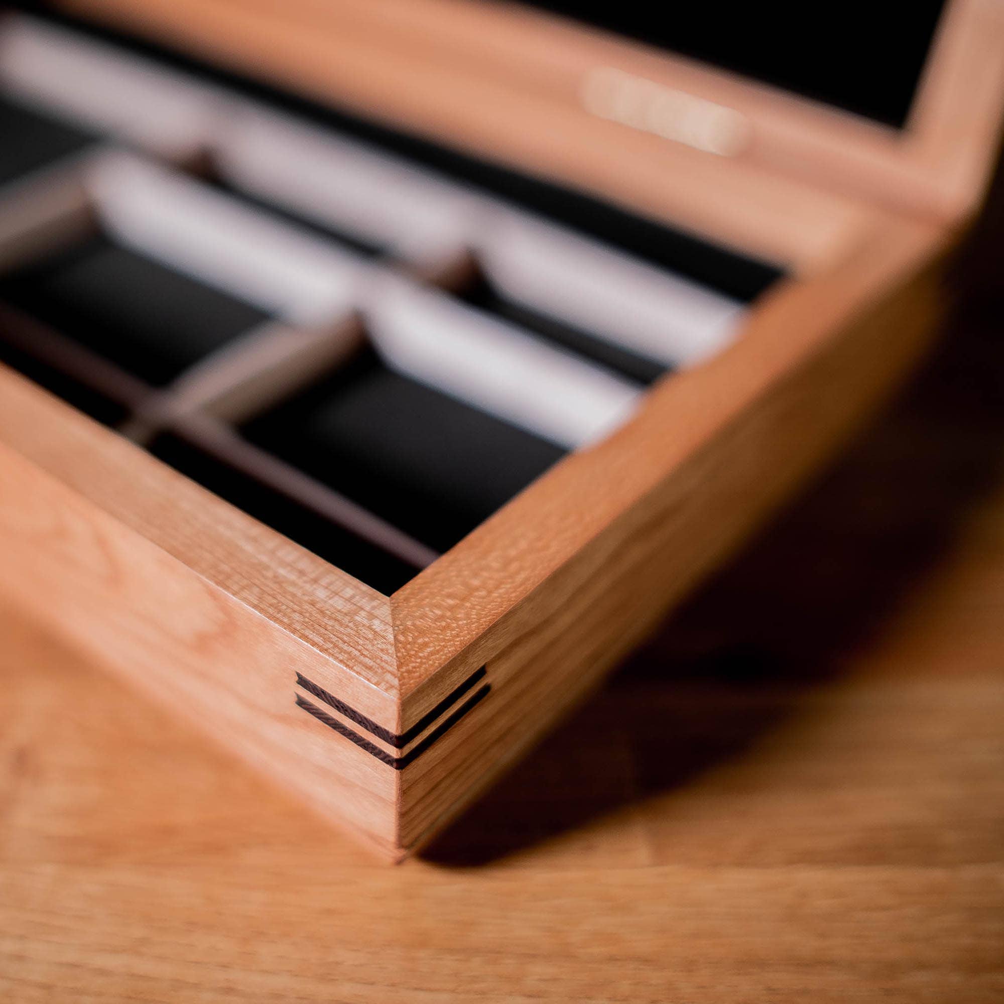 Mikutowski Woodworking - Vente Boîte/rangement à bijoux - Grand valet en bois6