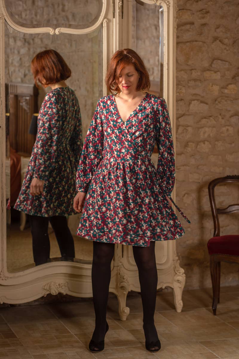 Eglantine et Zoé – Großhandel Stoff – Edel Brick Red Viskose-Stoff mit Blumemuster11