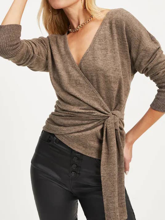 HAUT CACHE-CŒUR À MANCHES LONGUES EN TRICOT TT9632 pour la vente par Flawless