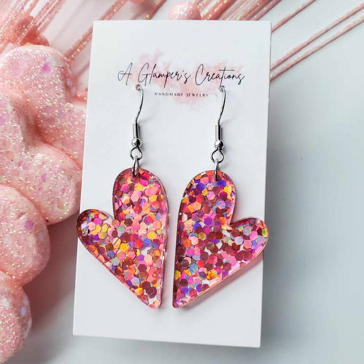 A Glamper's Creations LLC – wholesale Hängande örhängen – Rosa Chunky Glitter Heart Alla hjärtans akryl örhängen