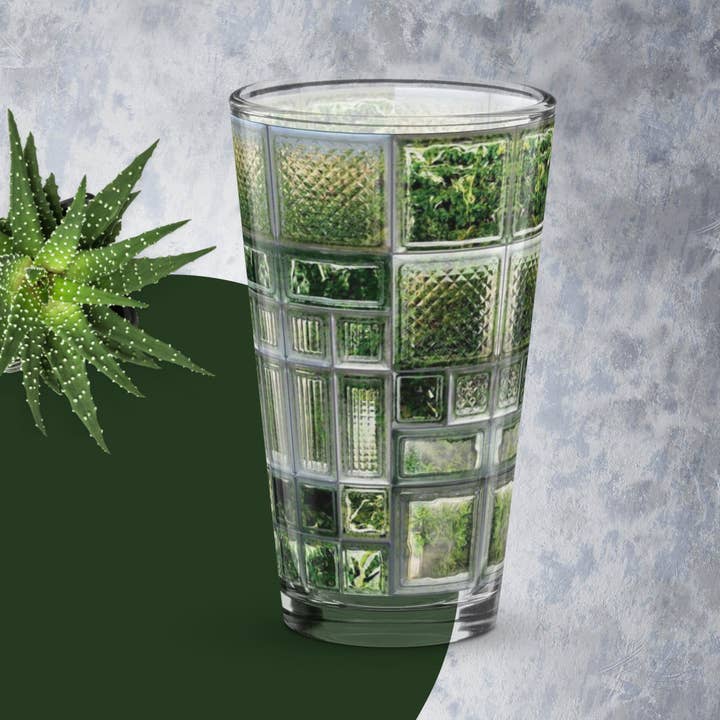 Verre à bière All Green Shaker pour la vente par Black Queens Essentials