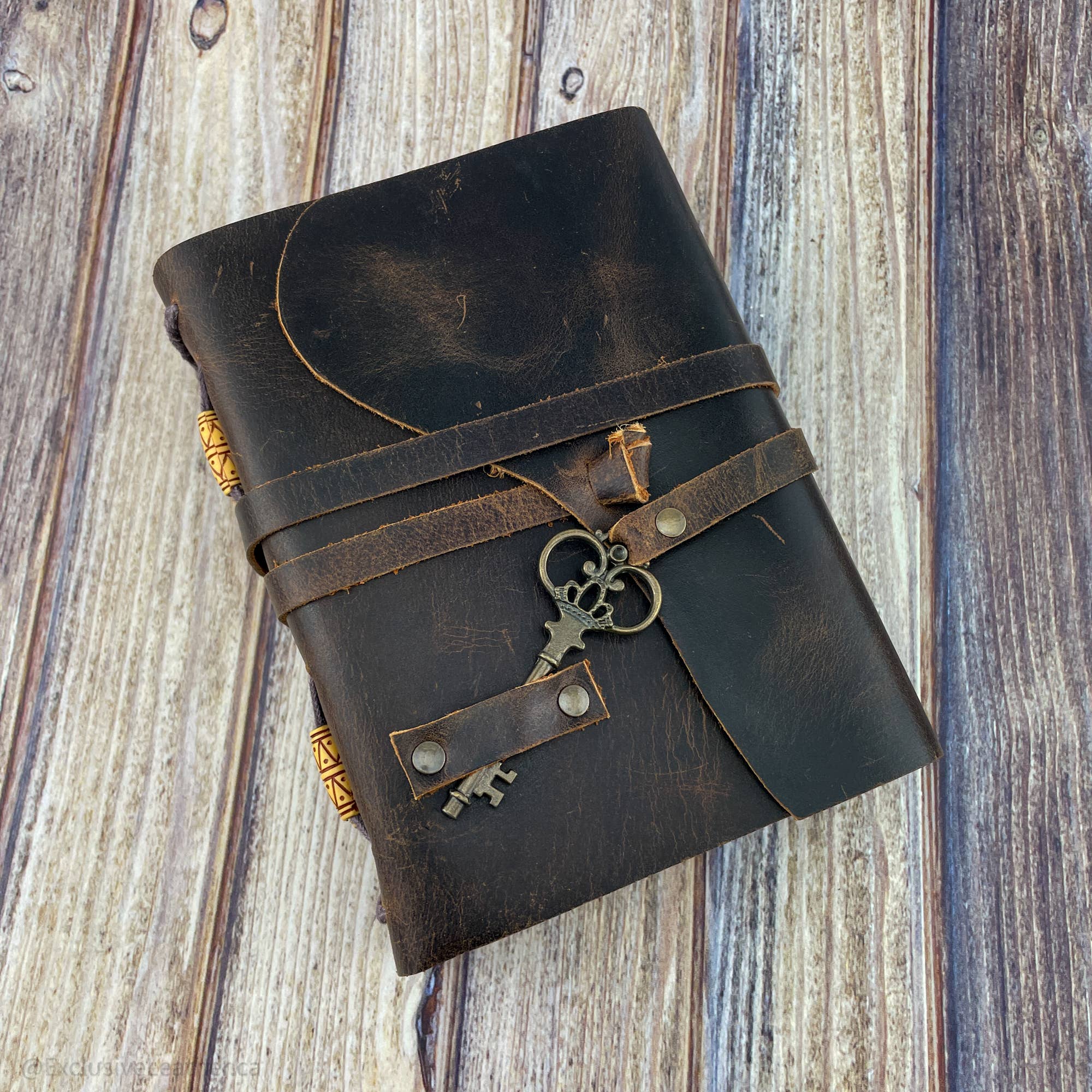 Exclusive Art Inc – wholesale Journal och dagbok – Läderjournal med nyckeldesign // Hantverksmässig pärmbindning6