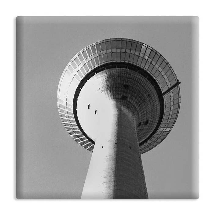 Magnet Düsseldorf - Rhine Tower per la vendita all'ingrosso da parte di COGNOSCO