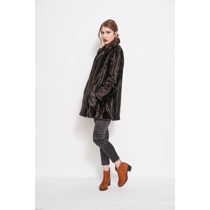 Twyla Swing pour la vente par Furious Fur