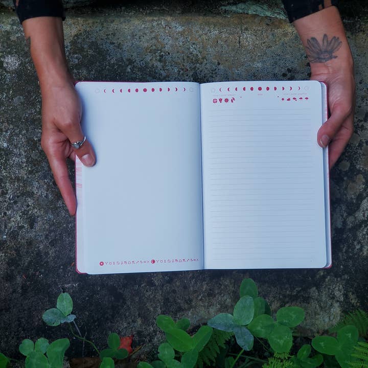 Cyclical Roots by Rachael Amber - Venta al por mayor Cuadernos - Cuaderno cíclico: un diario de seguimiento en blanco y rayado para la expansión
