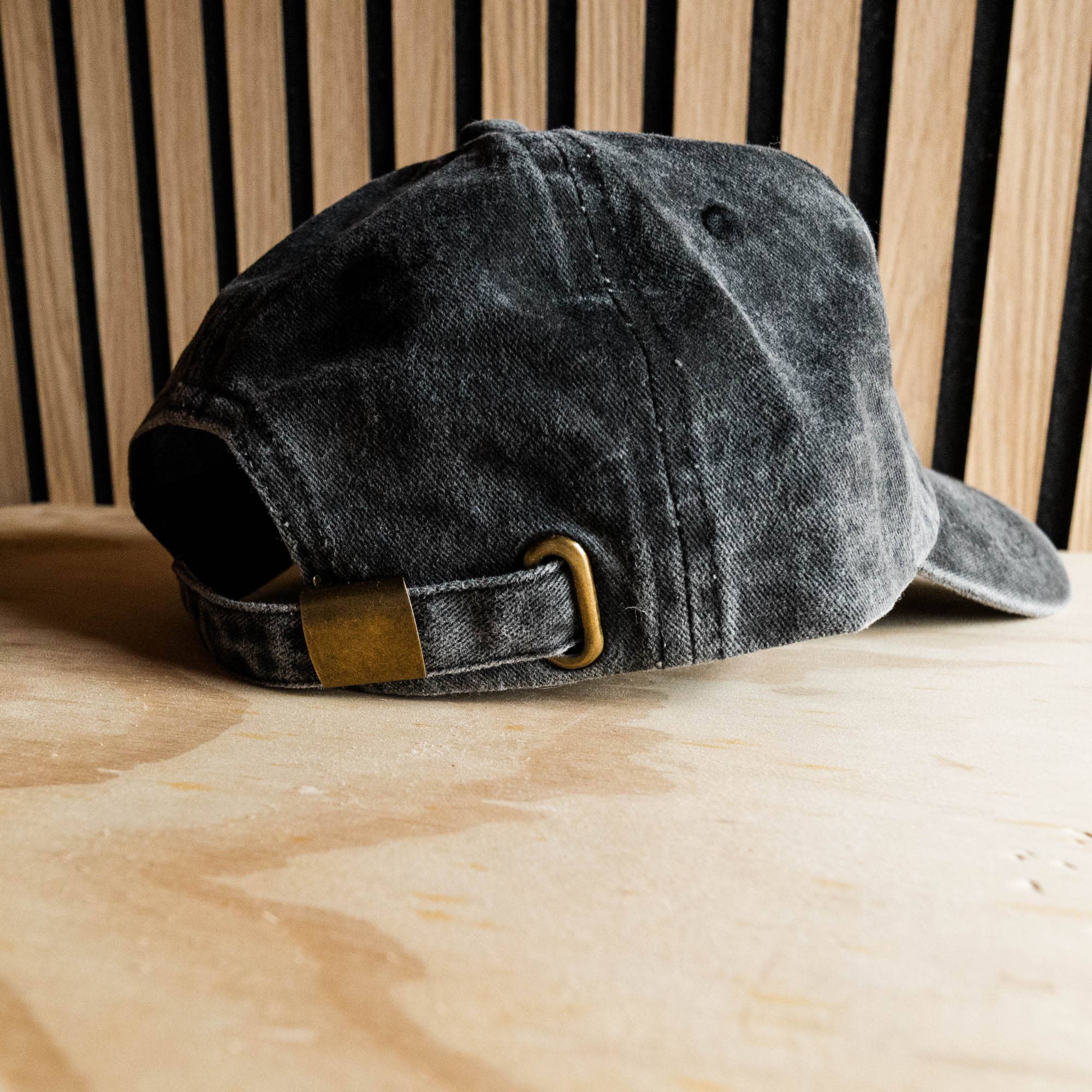 Finest Imaginary – wholesale Baseball cap – Unisex – Overwhelmed Embroidered Dad Hat Vintage-Style Unisex Cap2