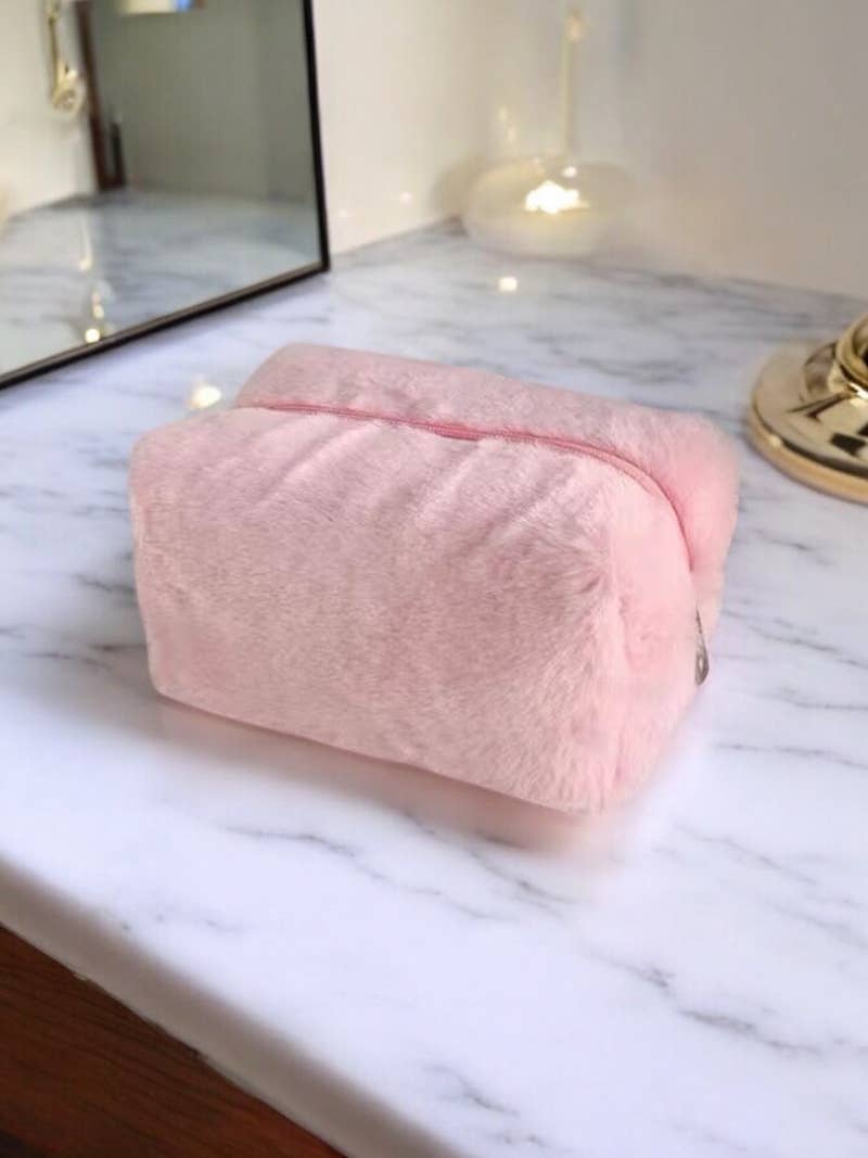 BYREN | ÉLINE L'ATELIER – wholesale Toiletry bag – women's – Faux fur pouch (20x13cm) CY232