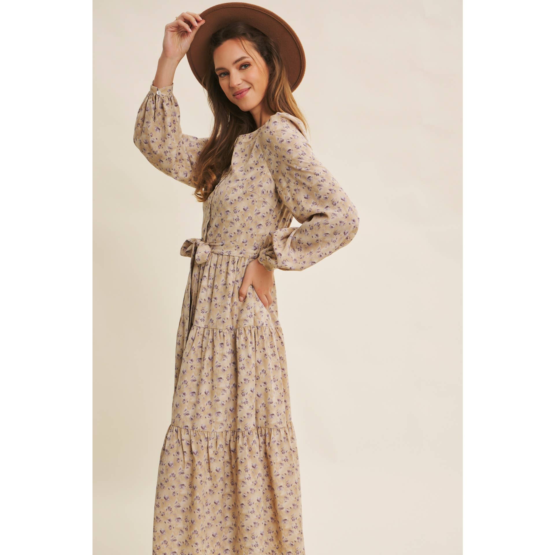 PIETRA MULTI ABITO MIDI FLOREALE MODERNO CON VOLANT E CINTURA in vendita all'ingrosso su Faire3