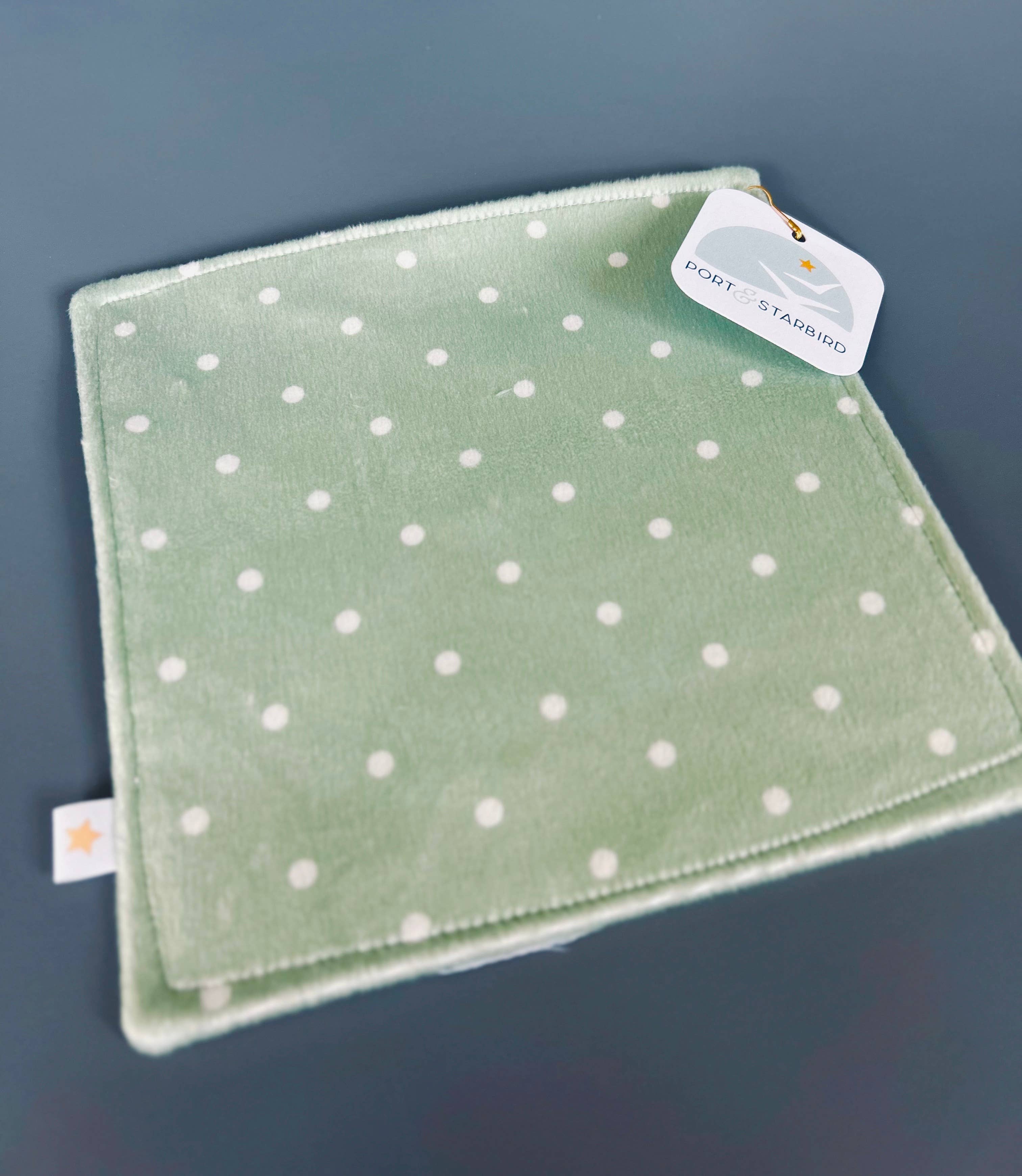 Port & Starbird - Vente Jouet sensoriel – bébé - Jouet sensoriel Minky Crinkle à pois verts 1
