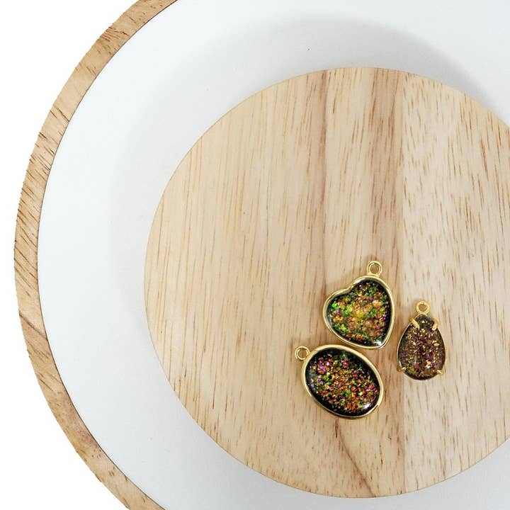 Aim Eternal - Wholesale Individual charm/pendant - Wholesale Fashion Tiny Gold Plated Bezel Green Pink Iridiscent Opal Charm Dainty Teardrop Heart Oval Opals Beads Making Jewelry Gemstone E-4423