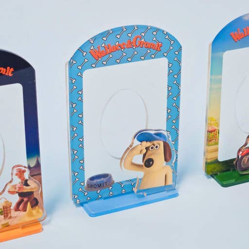 K-Wonderland – Großhandel Bilderrahmenständer – Wallace & Gromit Zufälliger Acryl-Fotokartenständer