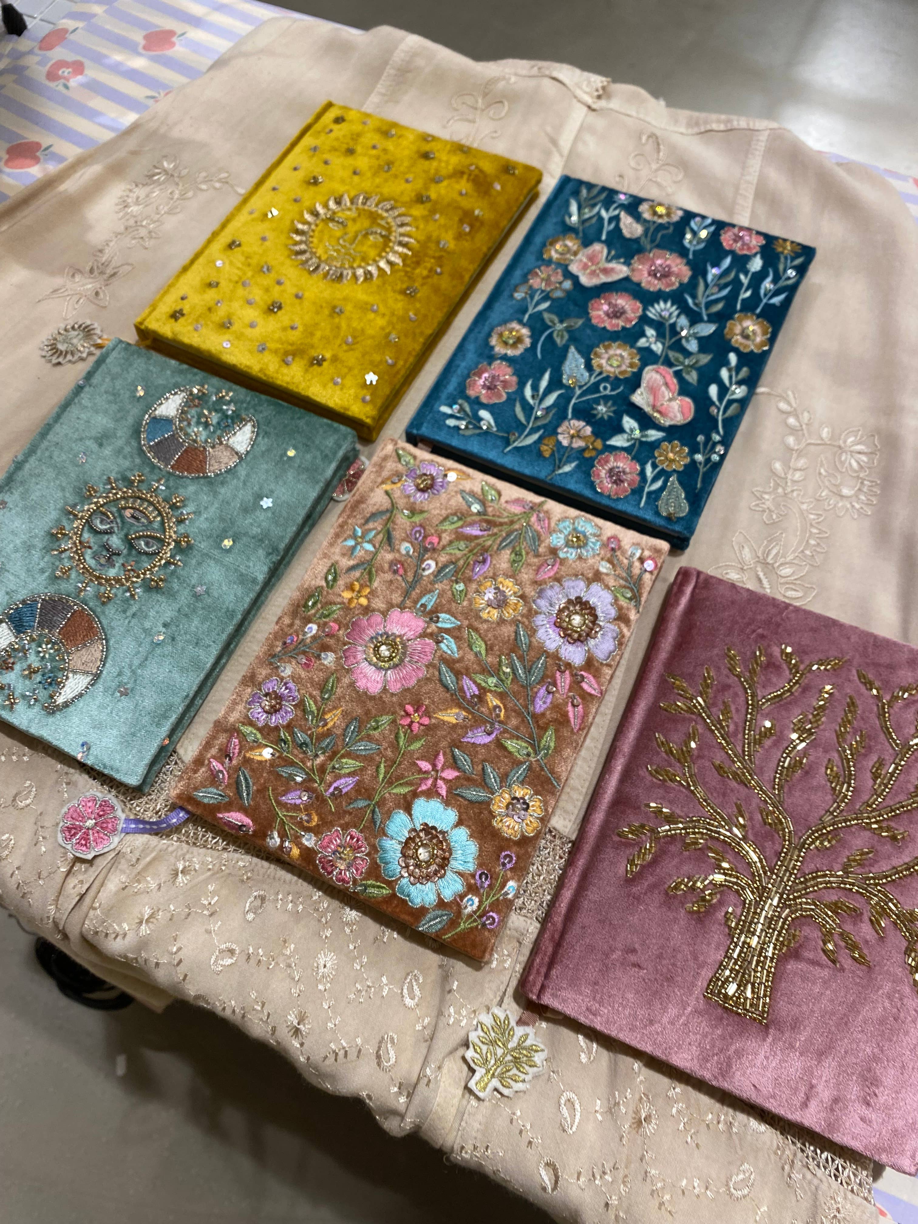 Temple of Treasure - Wholesale Notebook - Fluwelen Kralen Notitieboek Maancycli7