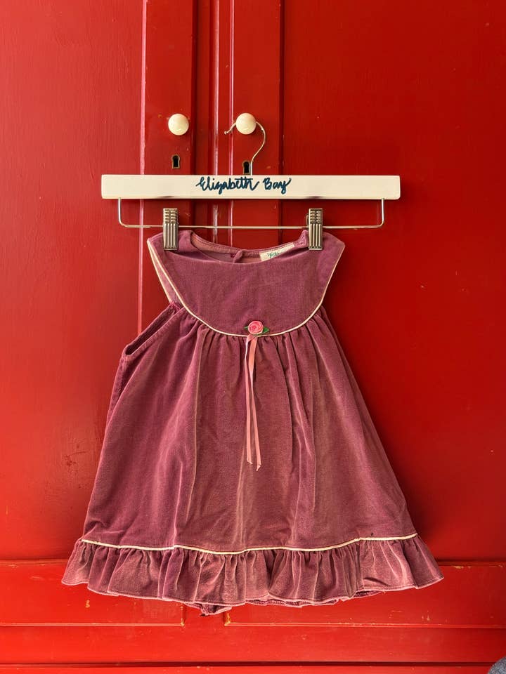 Robe en velours prune des années 1960 pour la vente par Elizabeth bay