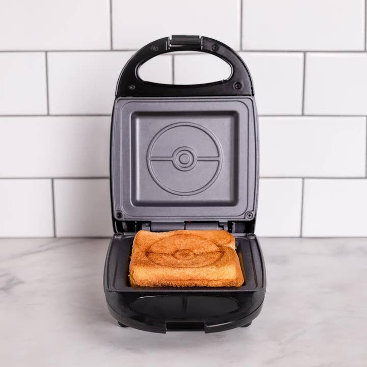 Pokémon - Broodjesmaker "Pokéball" voor wholesale door Mad Monkey GmbH