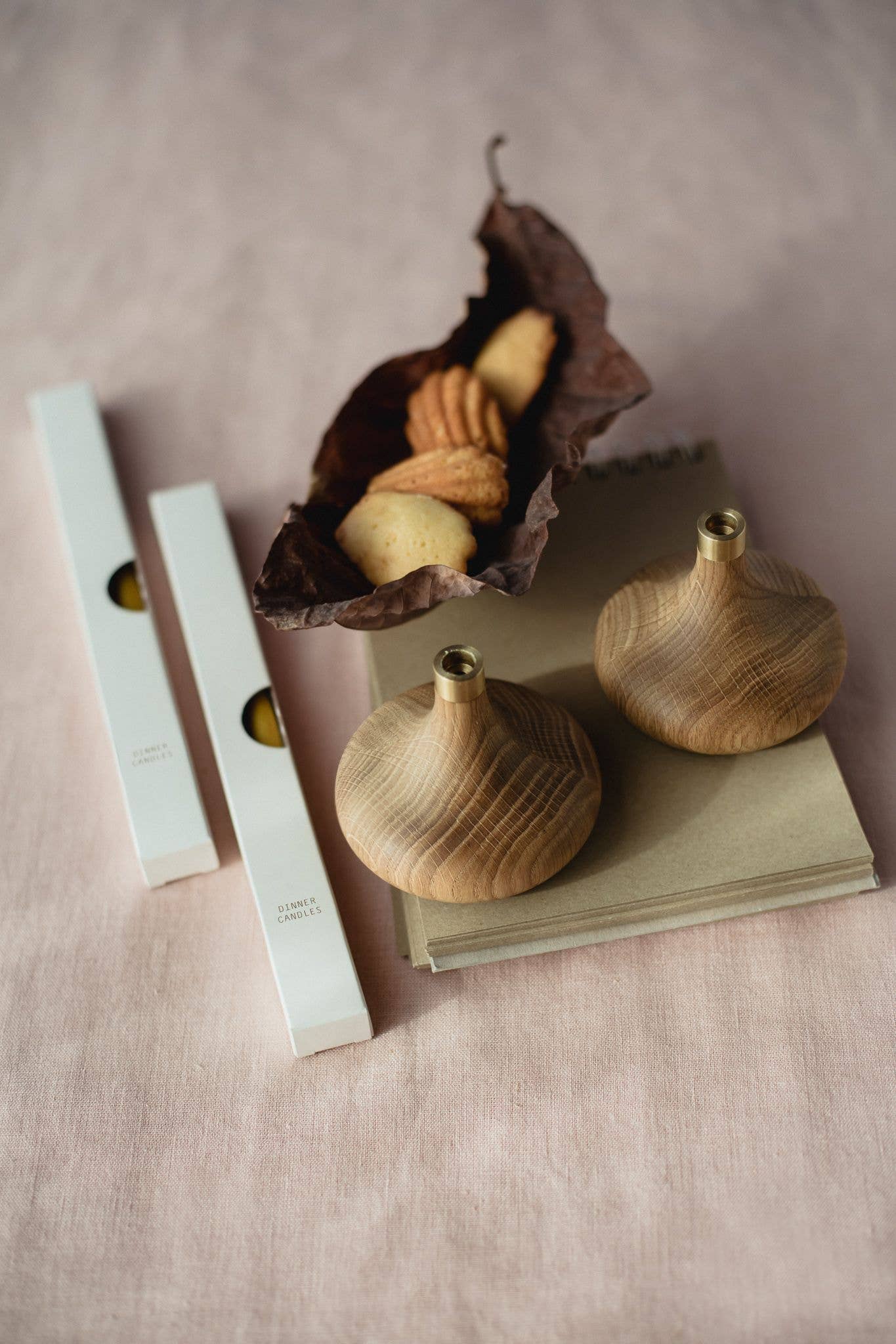 OVO Things – Suporte de vela por atacado – Castiçal de carvalho com detalhe em latão8