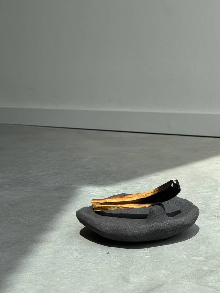 The Palo Santo Dish | Caviar for wholesale by GINALADÉCO