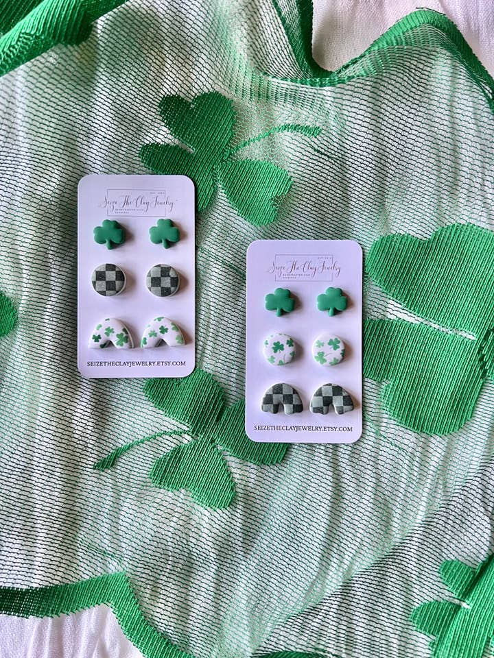 Pack d'étude de la Saint-Patrick, Boucles d'oreilles trèfle pour la vente par SeizeTheClayJewelry